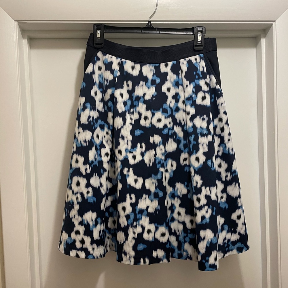 Ellen Tracy blue floral skirt NWOT